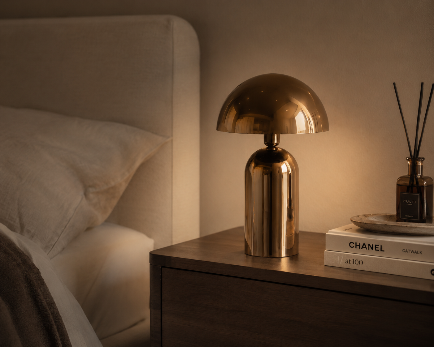 The Elara Lamp